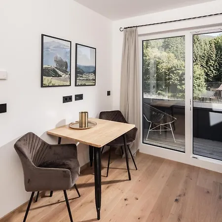 公寓 Moxn Lungau - Small Penthouse Mit Terrasse